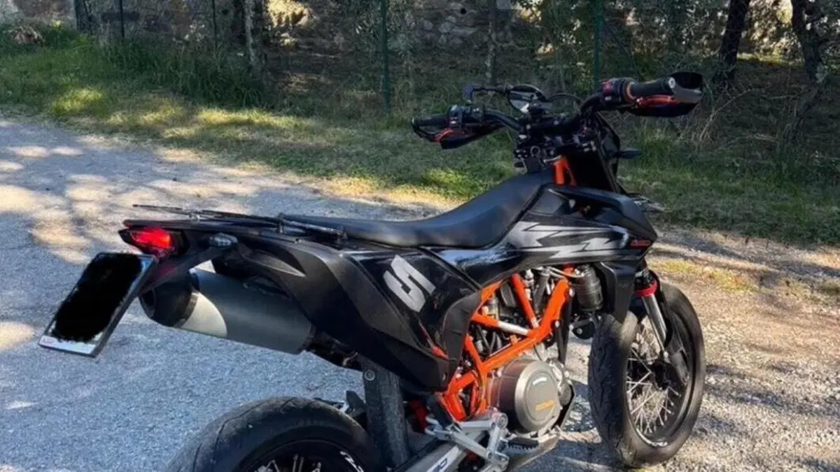 KTM 690 SMC R (2021 - 22)  (3)
