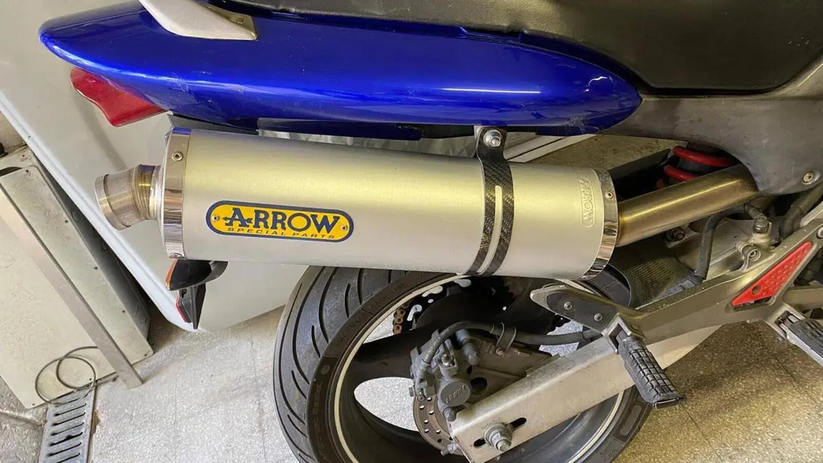 Honda Hornet 600 S (1999 - 01)  (3)