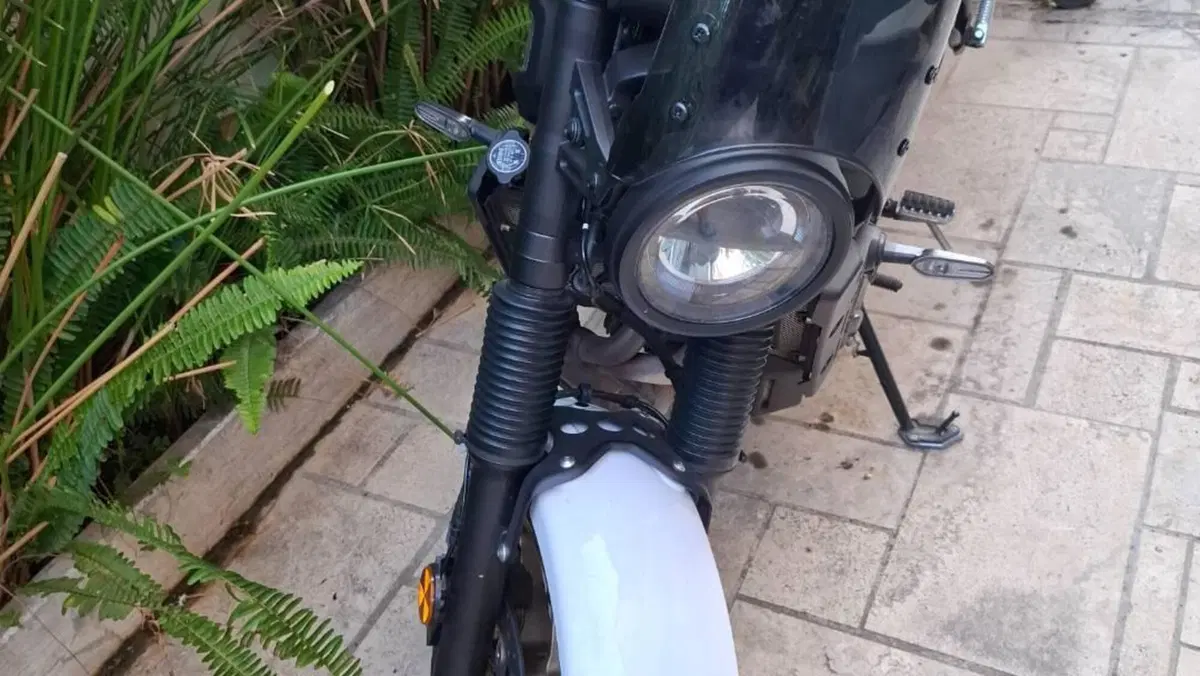 Yamaha XSR 700 XTribute (2022 - 24)  (6)
