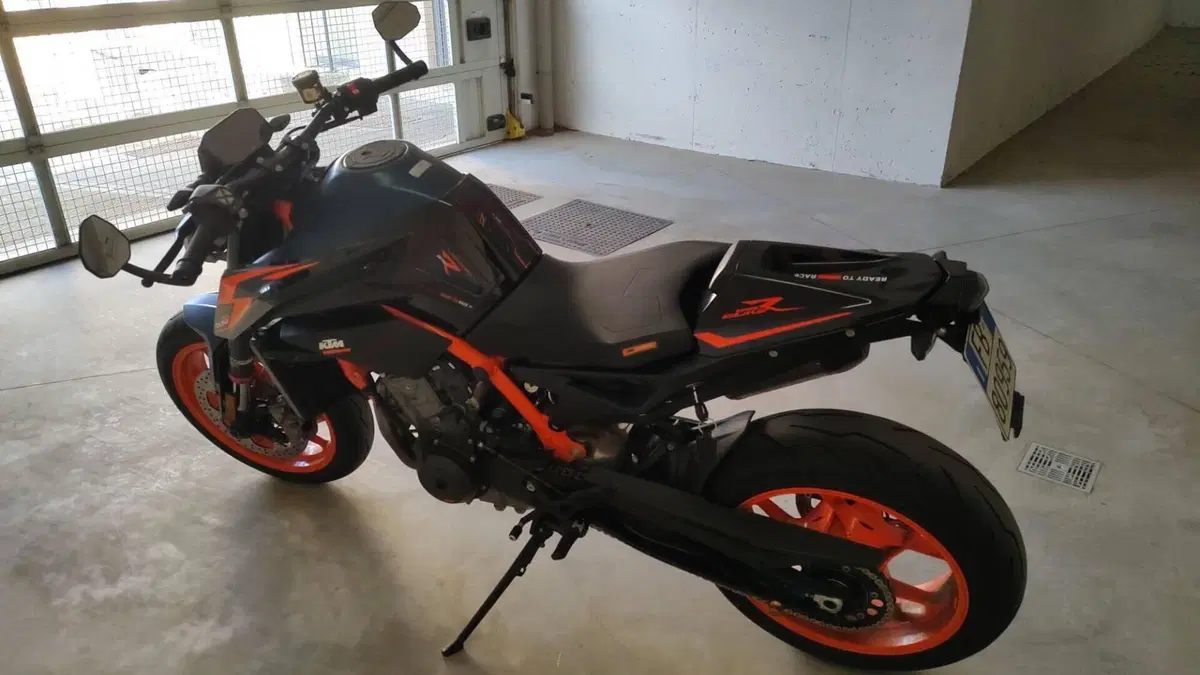 KTM 890 Duke R (2021 - 23)  (3)