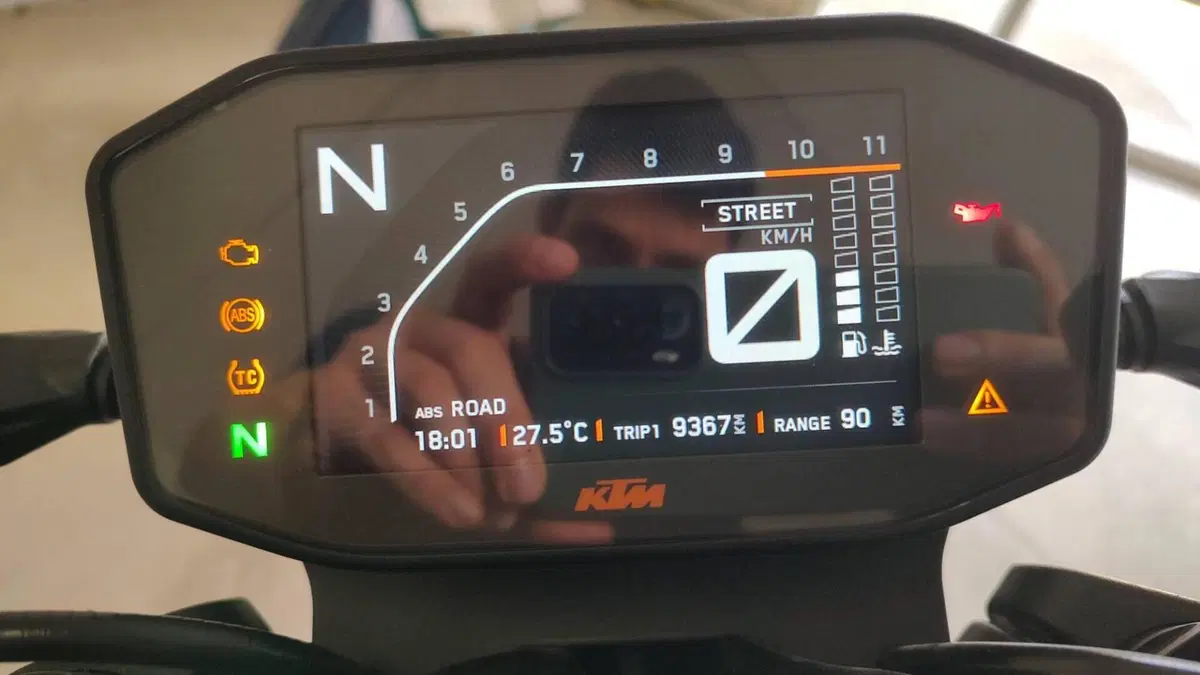 KTM 890 Duke R (2021 - 23)  (4)