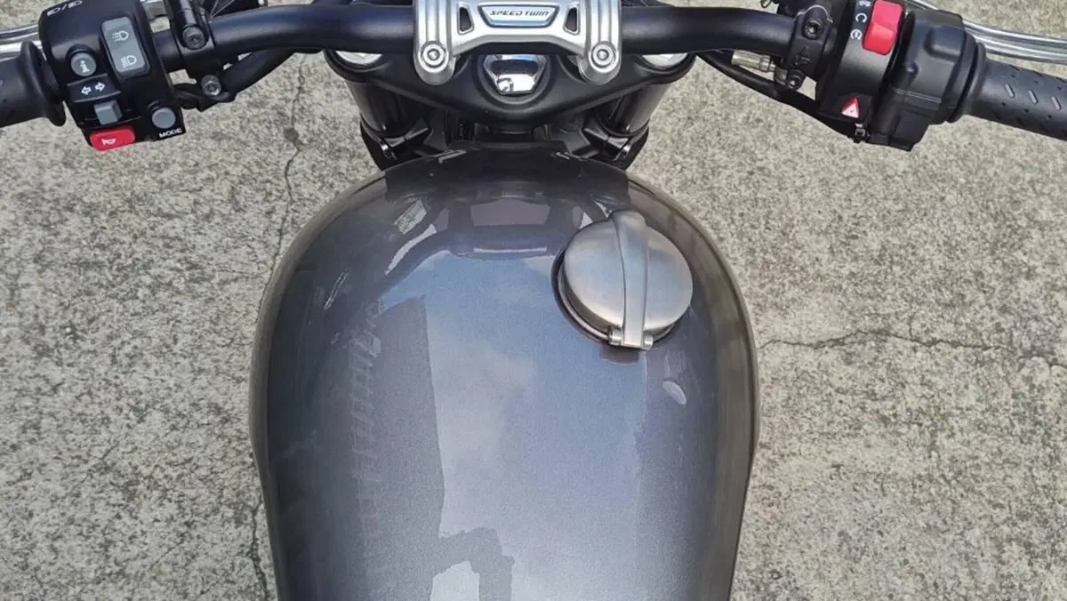 Triumph Speed Twin 1200 (2021 - 24)  (6)