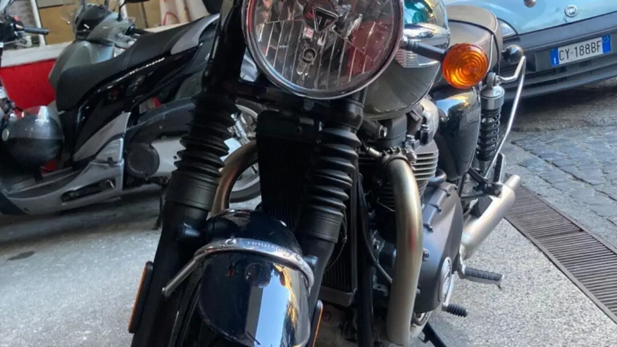 Triumph Bonneville T100 (2021 - 25)  (2)