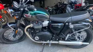 Triumph Bonneville T100 (2021 - 25)  (3)