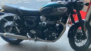 Triumph Bonneville T100 (2021 - 25)  (4)