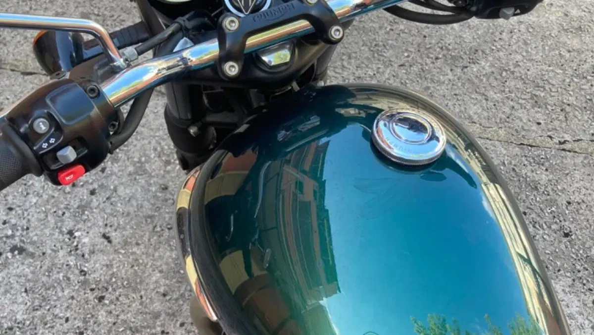 Triumph Bonneville T100 (2021 - 25)  (7)
