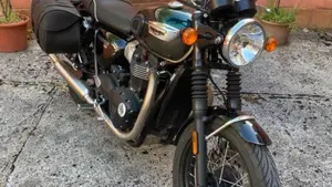 Triumph Bonneville T100 (2021 - 25)  (8)