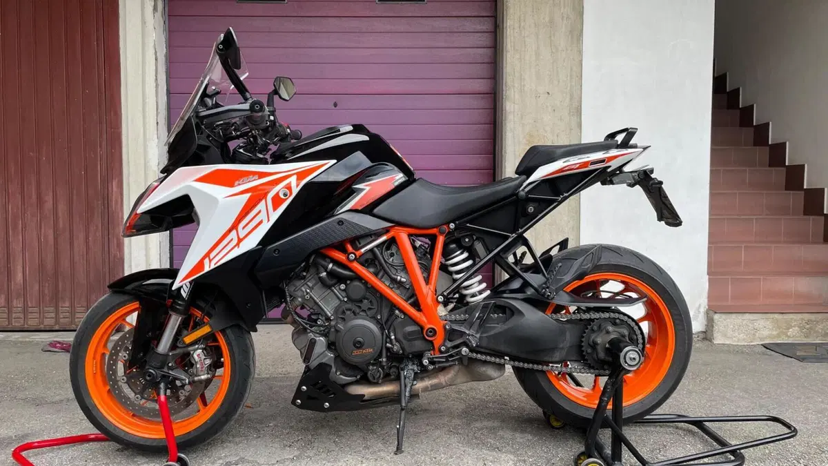 KTM 1290 Super Duke GT (2019 - 20)  (3)