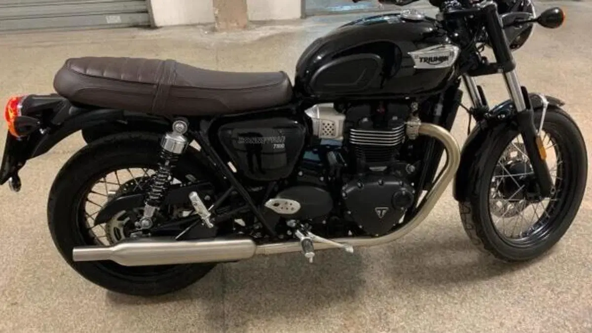 Triumph Bonneville T100 (2021 - 25)  (4)