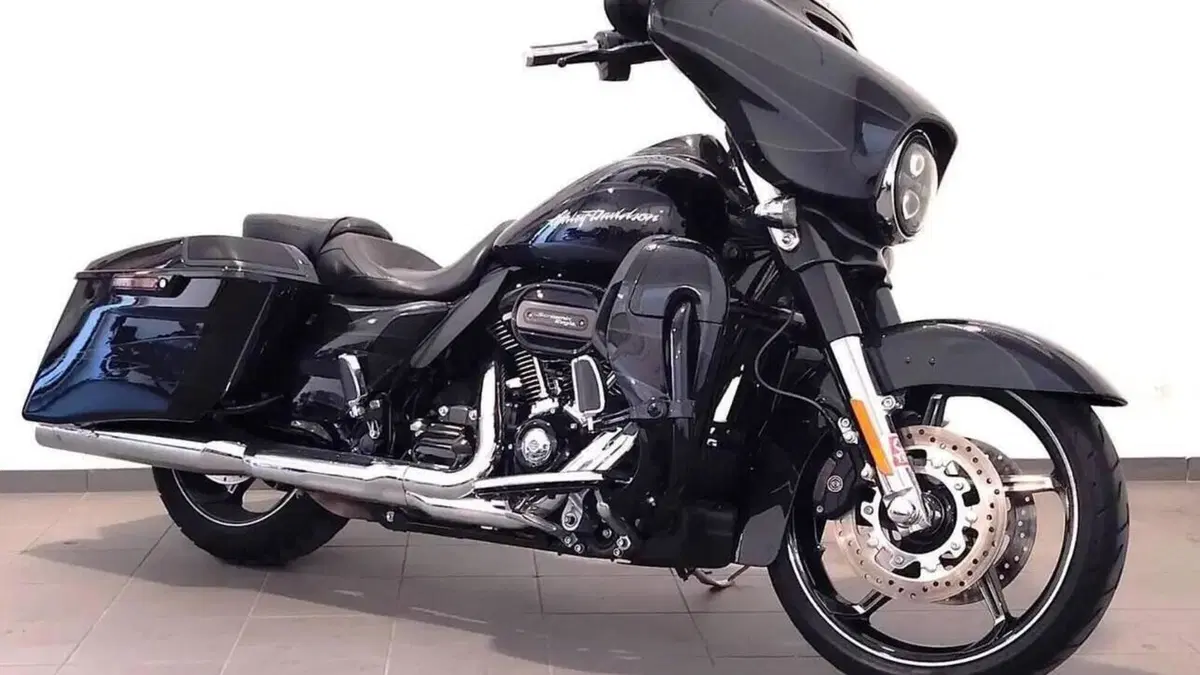 Harley-Davidson 114 Street Glide (2017)  (2)