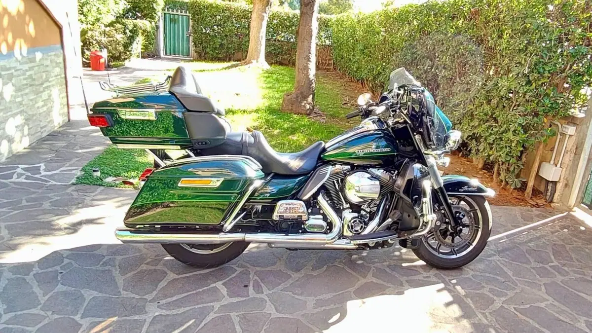 Harley-Davidson 1690 Electra Glide Ultra Limited (2016) - FLHTK  (3)
