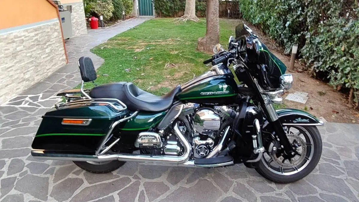 Harley-Davidson 1690 Electra Glide Ultra Limited (2016) - FLHTK  (13)