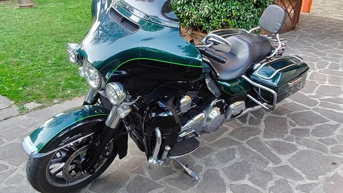 Harley-Davidson 1690 Electra Glide Ultra Limited (2016) - FLHTK  (12)