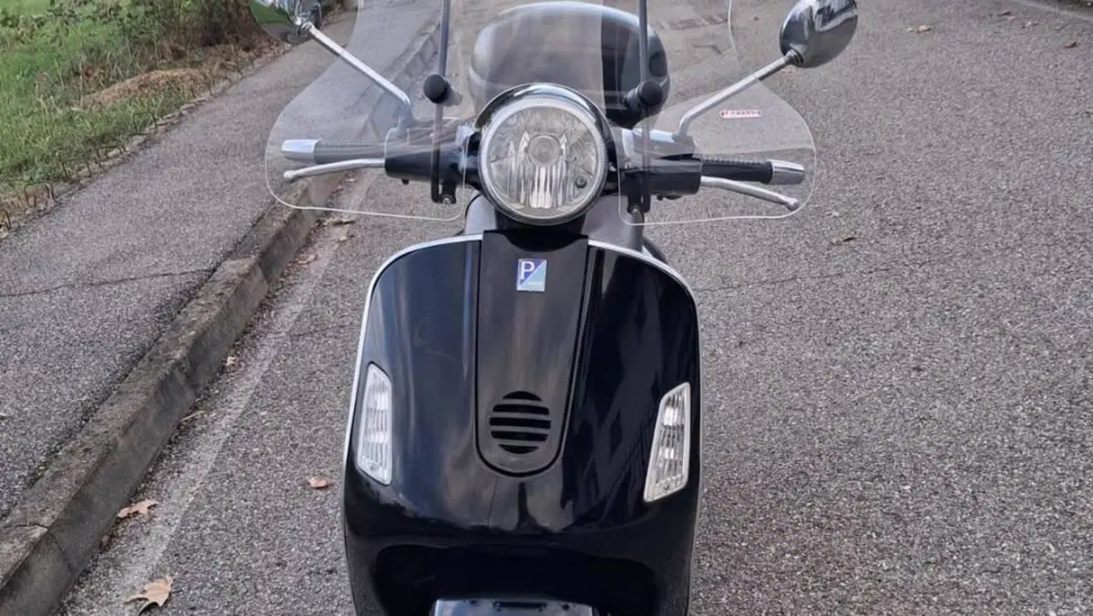 Vespa Granturismo 125 L  (2)