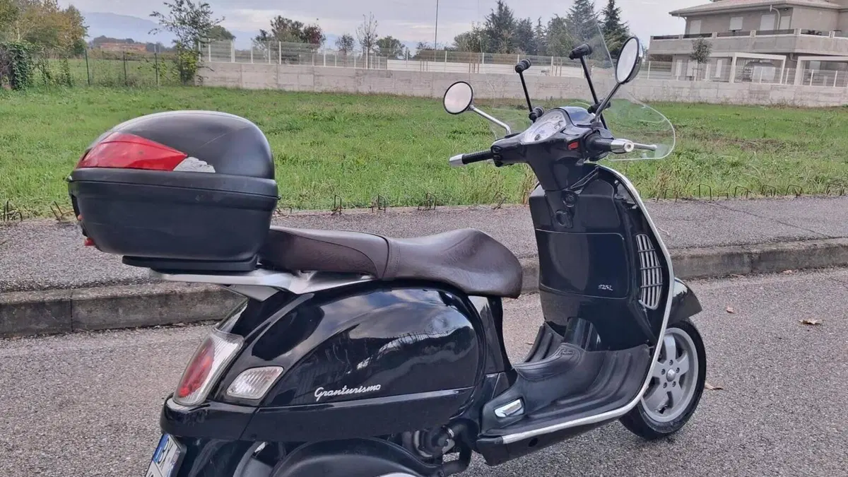 Vespa Granturismo 125 L  (4)
