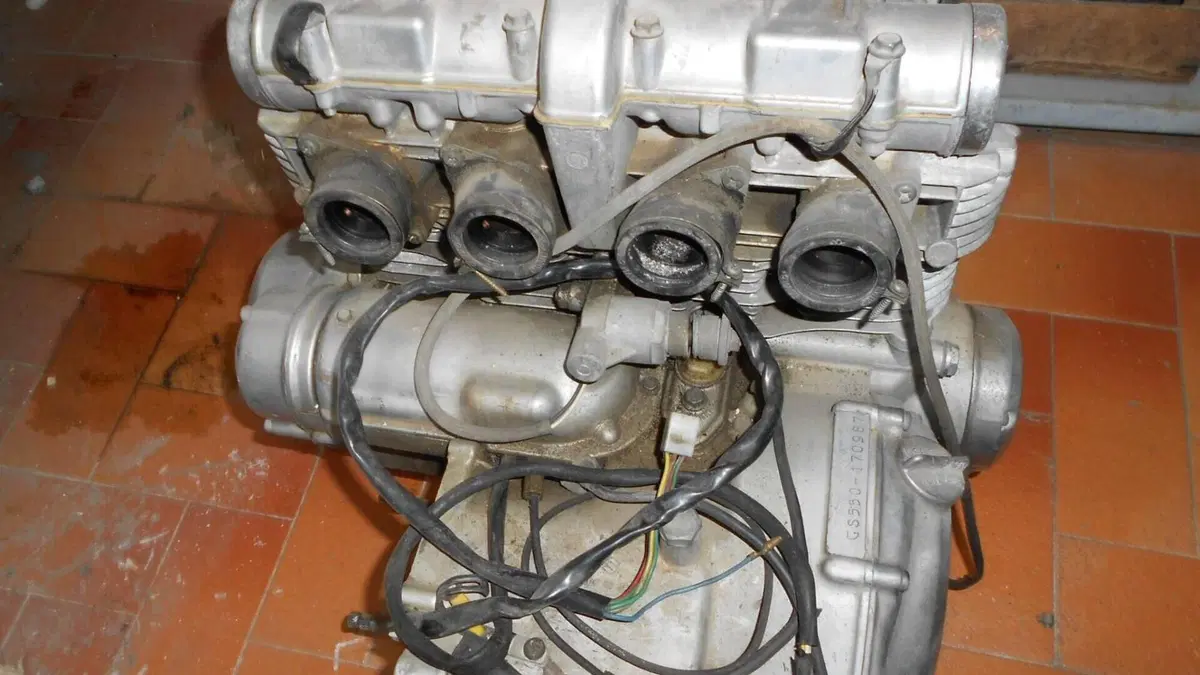 Suzuki GS 550 E (1980 - 97)  (5)