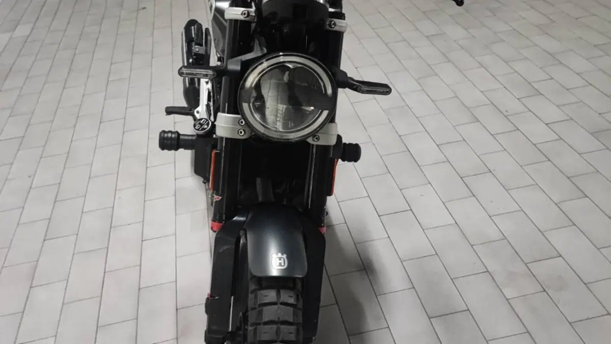Husqvarna Svartpilen 401 (2021 - 23) 