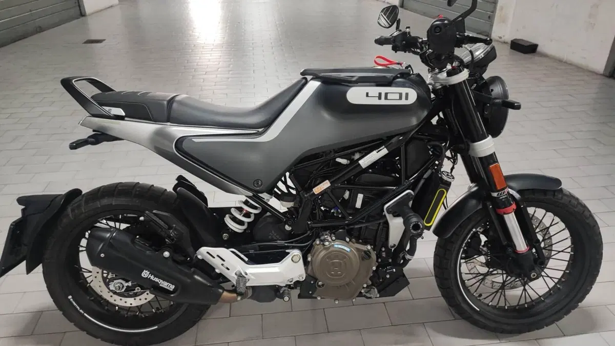 Husqvarna Svartpilen 401 (2021 - 23)  (3)