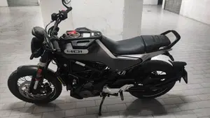 Husqvarna Svartpilen 401 (2021 - 23)  (4)