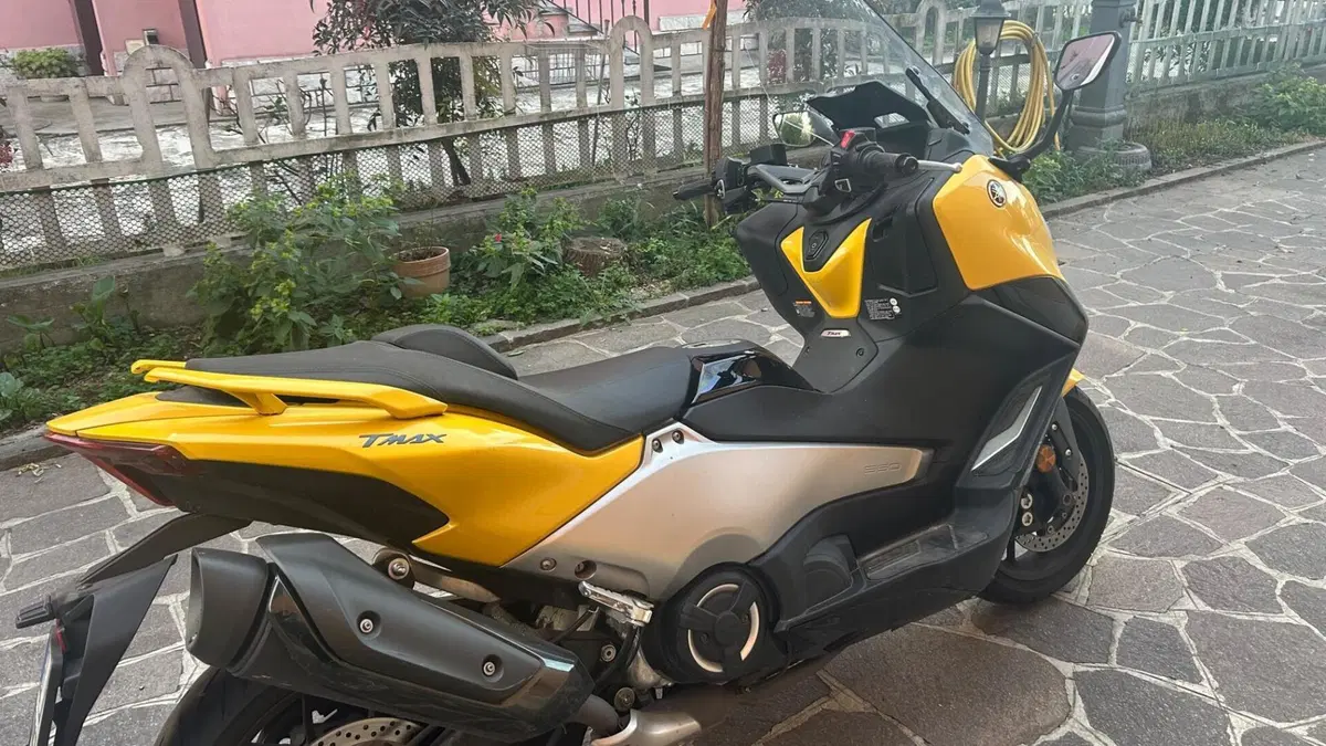 Yamaha T-Max 560 (2022 - 24)  (3)