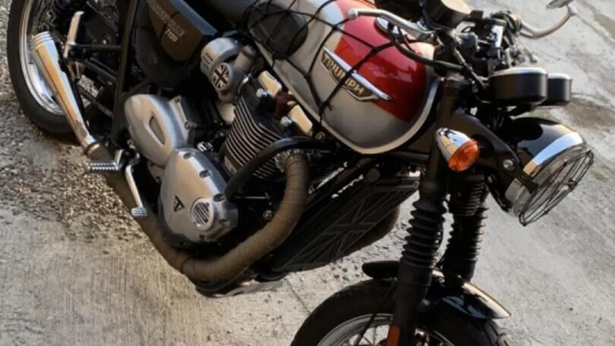 Triumph Bonneville T120 (2016 - 20)  (2)