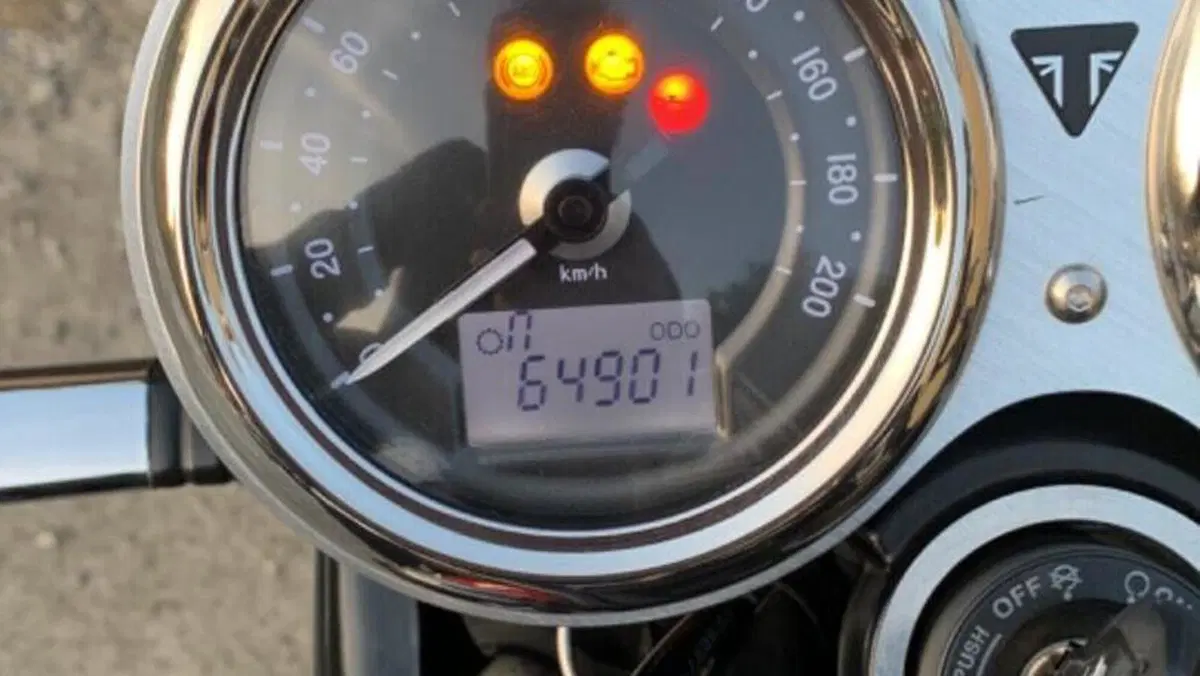 Triumph Bonneville T120 (2016 - 20)  (4)