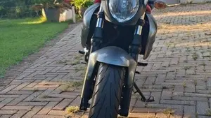 Suzuki Gladius 650 SFV (2009 - 15)  (4)
