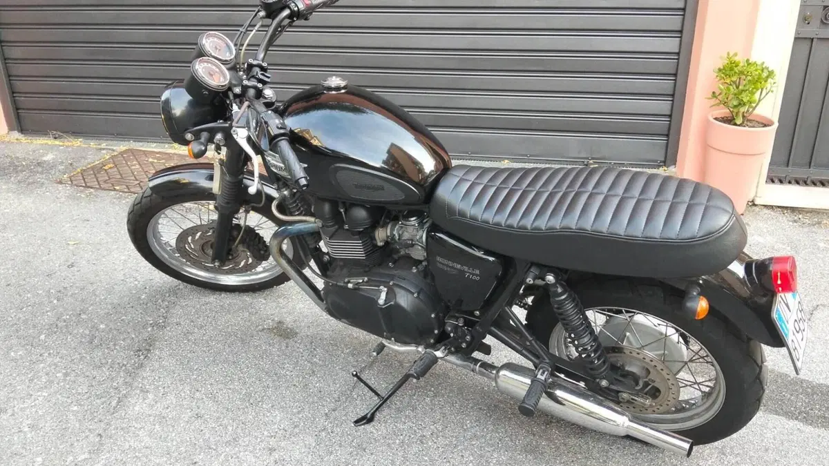 Triumph Bonneville T100 (2008 - 16)  (3)