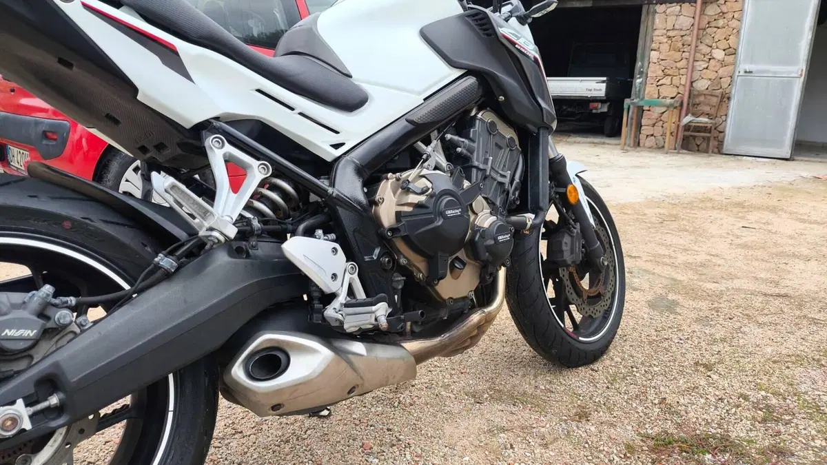 Honda CB 650 F (2017 - 18)  (2)