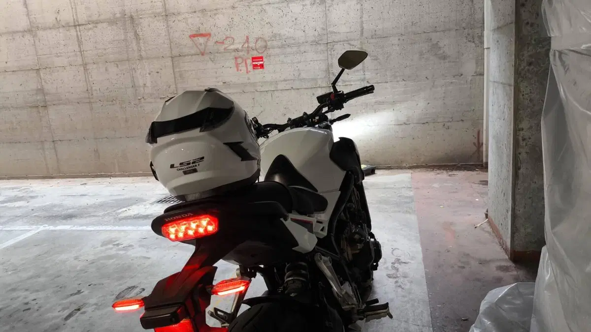 Honda CB 650 F (2017 - 18)  (6)