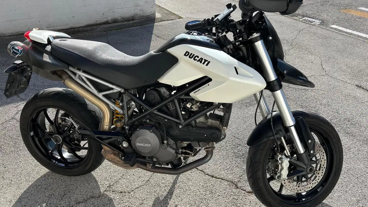 Ducati Hypermotard 796 (2012)  (4)