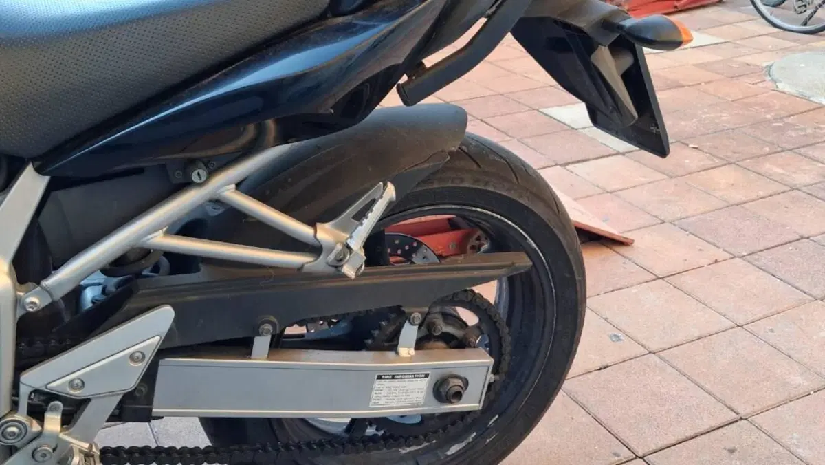 Yamaha FZ6 Fazer (2004 - 07)  (3)