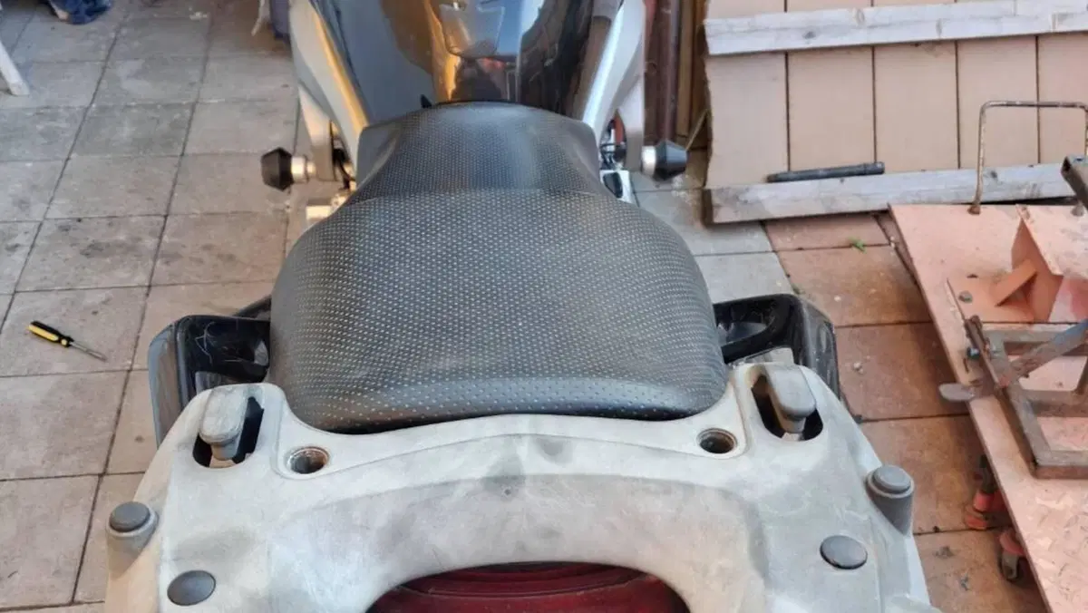 Yamaha FZ6 Fazer (2004 - 07)  (6)