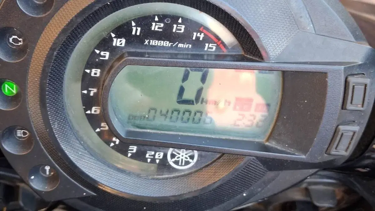 Yamaha FZ6 Fazer (2004 - 07)  (11)