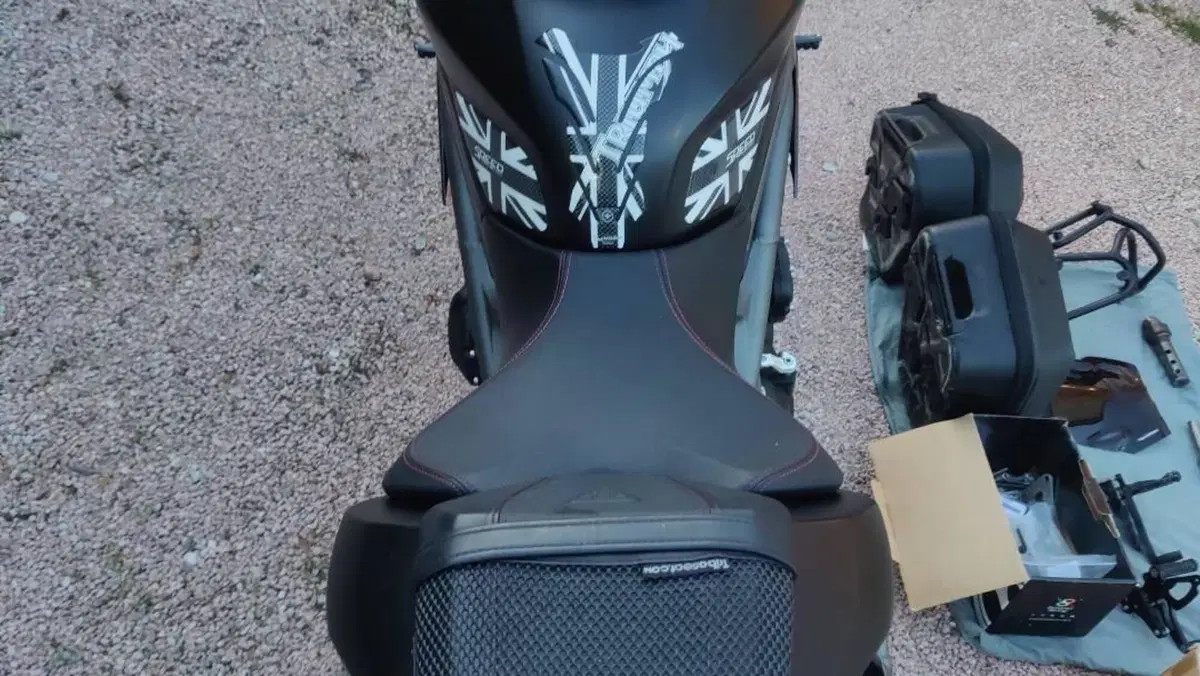Triumph Speed Triple 1050 RS (2018 - 20)  (8)