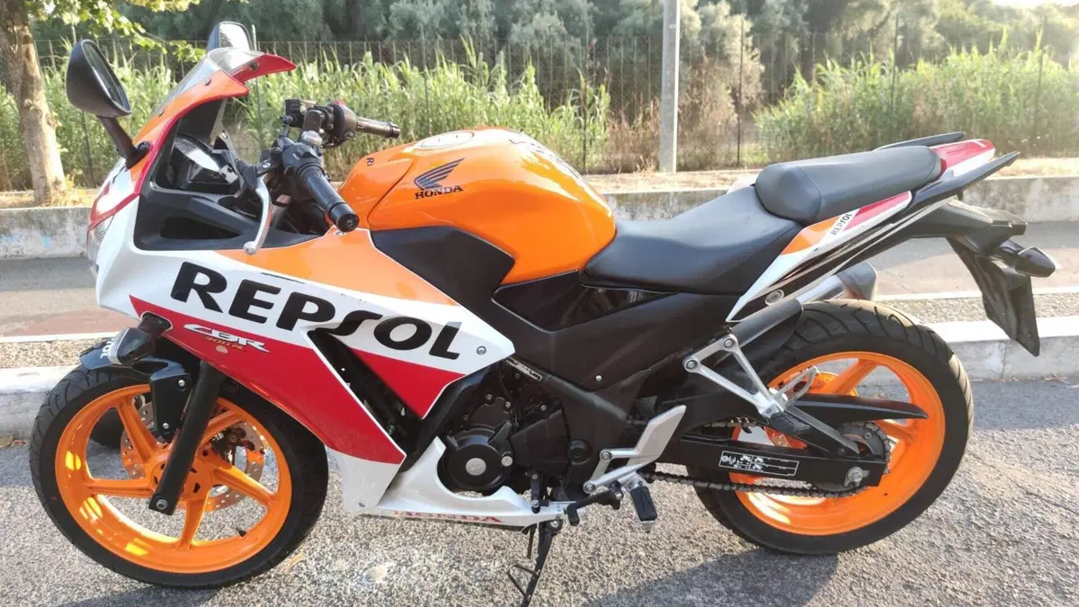 Honda CBR 300 R ABS (2014 - 17)  (2)