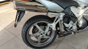 Honda VFR 800 (2002 - 05)  (3)