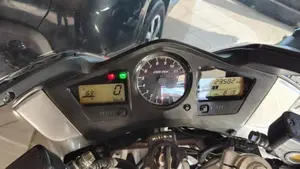 Honda VFR 800 (2002 - 05)  (4)