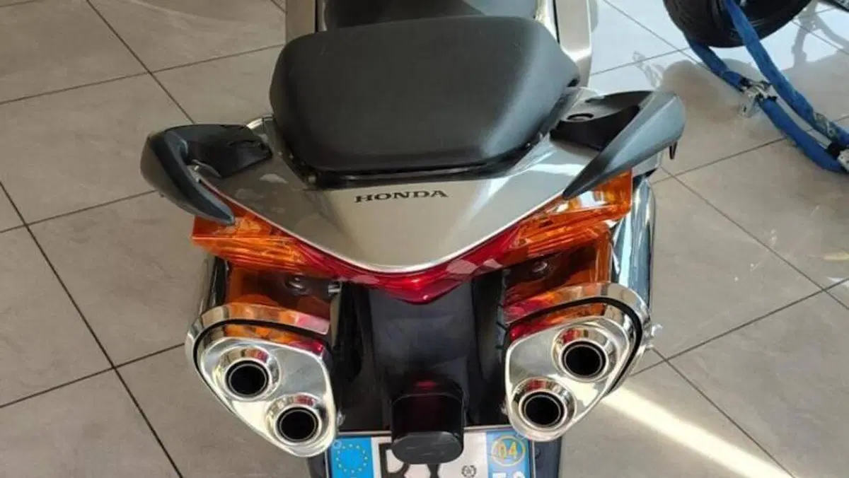 Honda VFR 800 (2002 - 05)  (6)