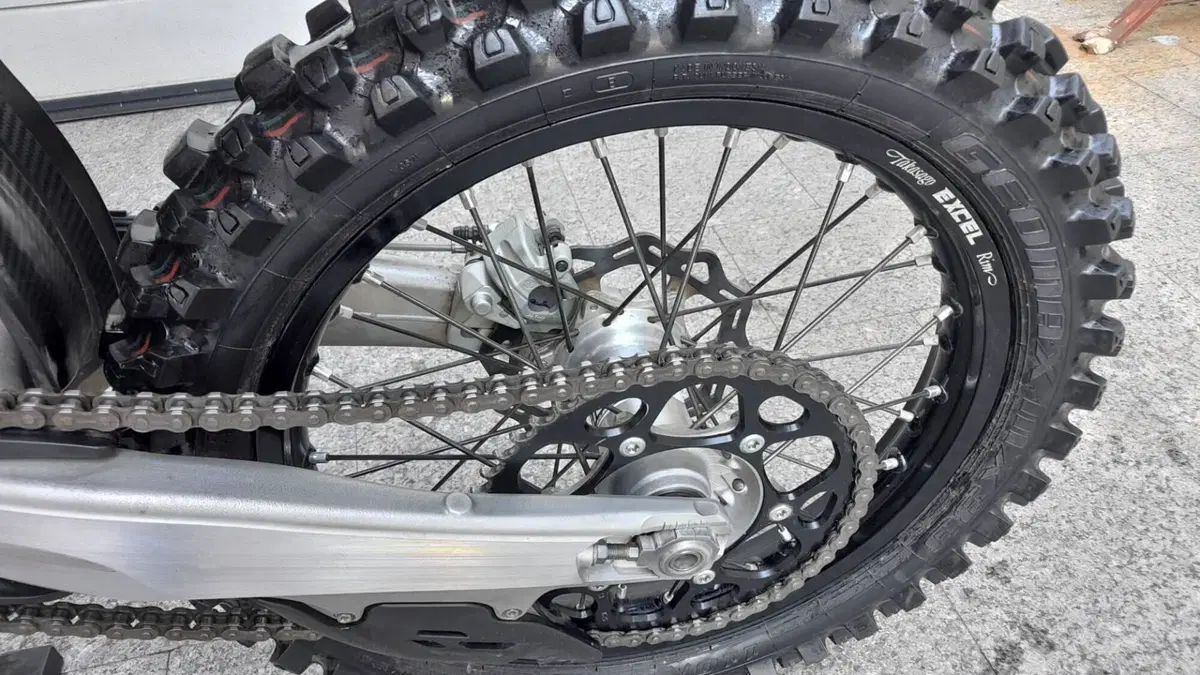 KTM 450 SX-F (2024)  (6)
