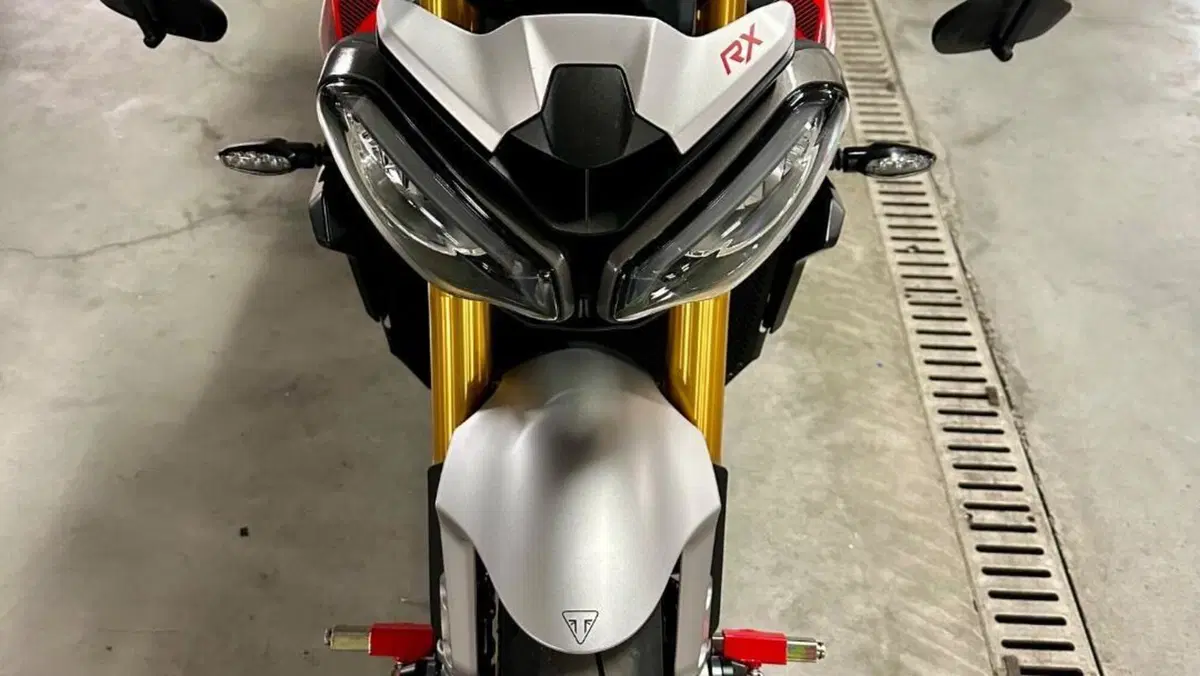 Triumph Street Triple 765 RX (2026) 