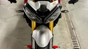 Triumph Street Triple 765 RX (2026) 