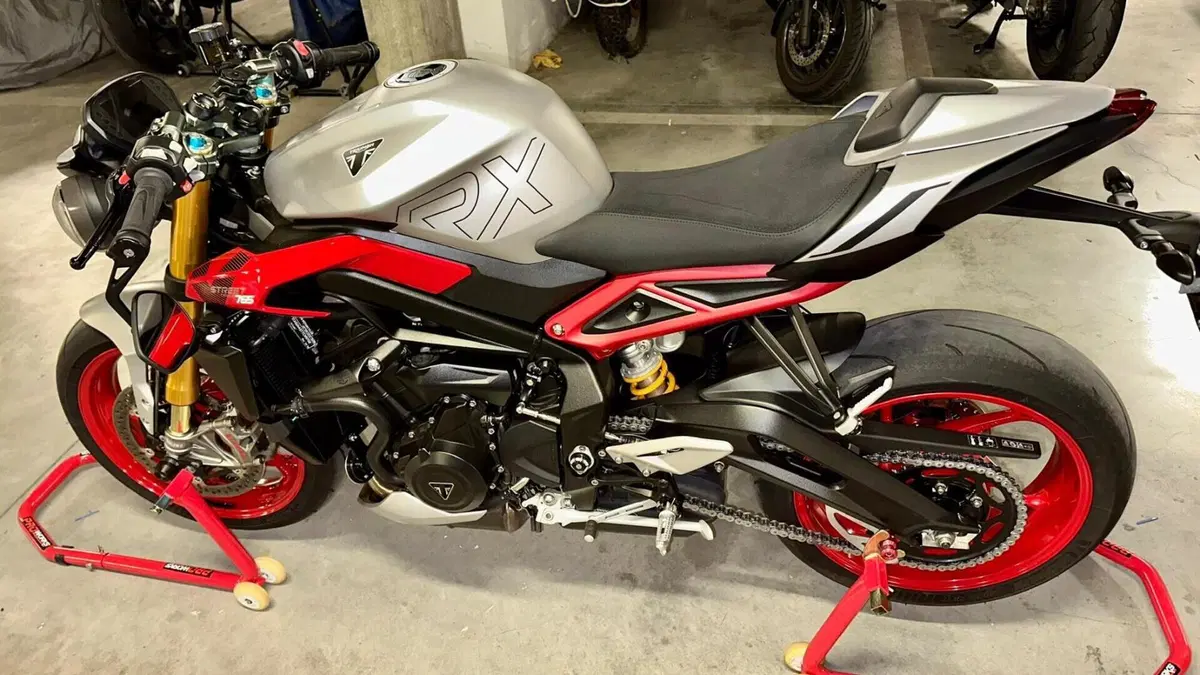 Triumph Street Triple 765 RX (2026)  (6)