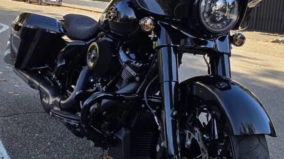 Harley-Davidson 114 Street Glide Special (2019 - 20) - FLHXS  (7)