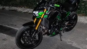 Kawasaki Z 900 SE (2022 - 24)  (4)