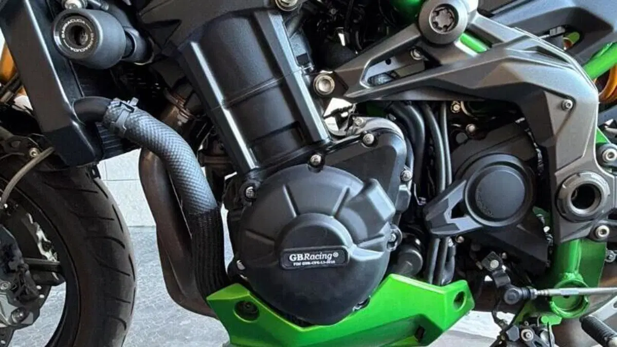 Kawasaki Z 900 SE (2022 - 24)  (13)