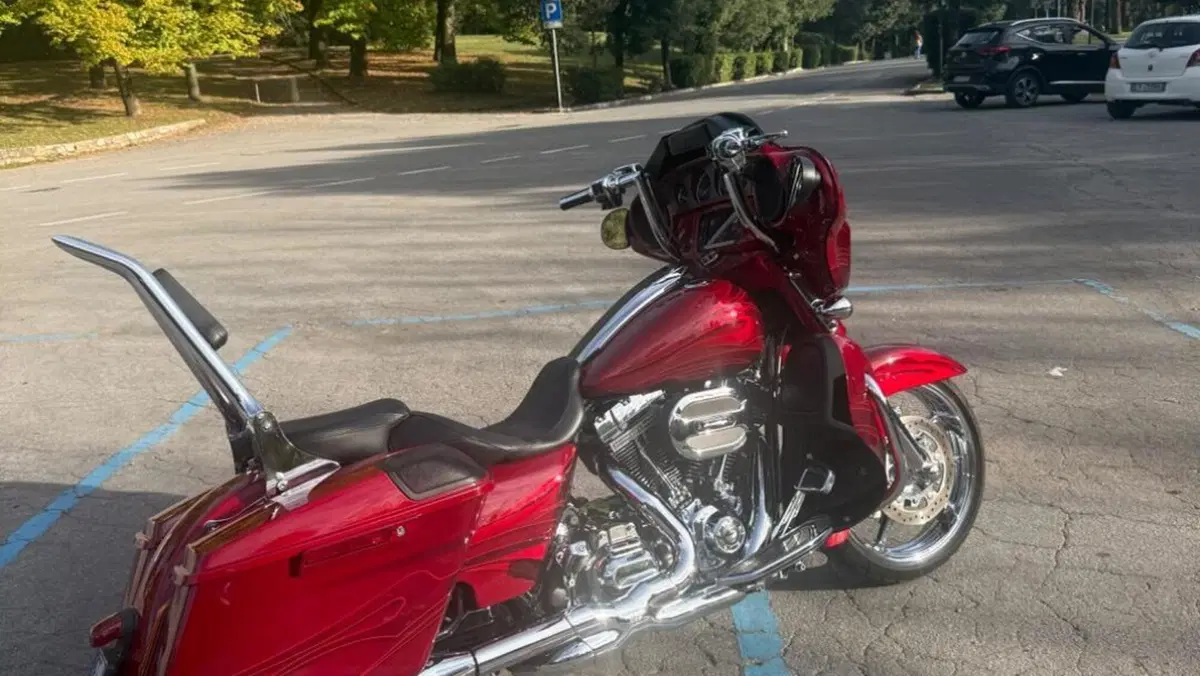 Harley-Davidson 110 Street Glide (2016) - FLHXSE 