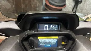 Yamaha X-Max 300 Tech Max (2021 - 24)  (2)