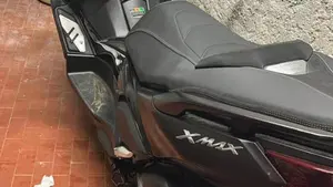Yamaha X-Max 300 Tech Max (2021 - 24)  (4)
