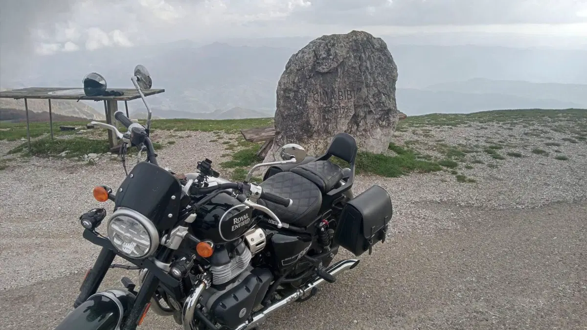 Royal Enfield Super Meteor 650 (2023 - 26)  (8)